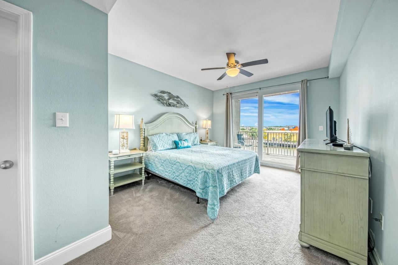 On The 3-d Floor, Laketown 324 - Large 2 Bd , Great Views And Amenities *