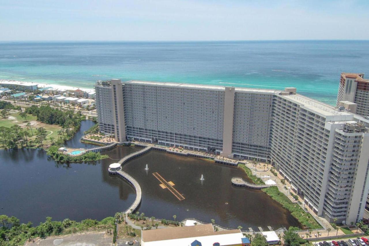 Holiday home On The 3-d Floor, Laketown 324 - Large 2 Bd , Great Views And Amenities *