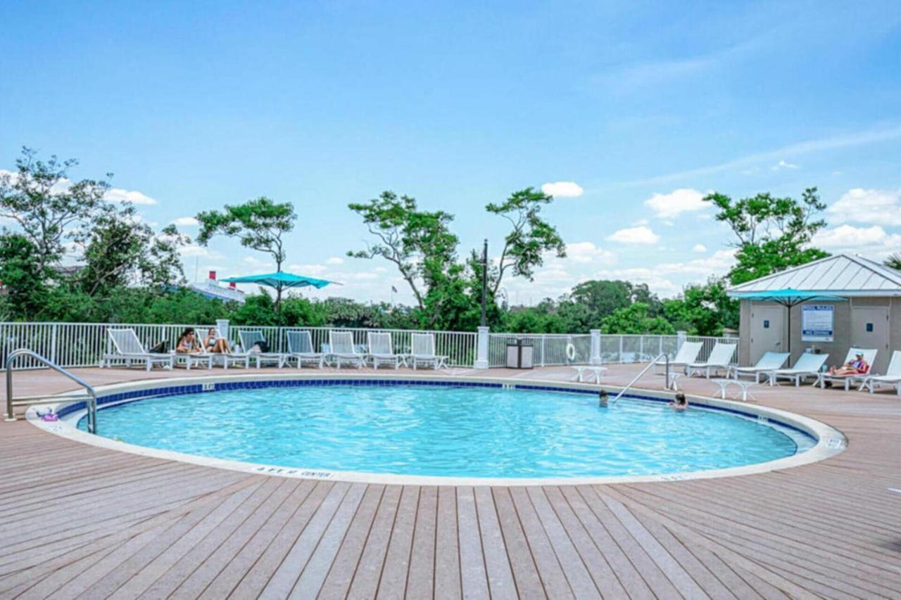 Holiday home On The 3-d Floor, Laketown 324 - Large 2 Bd , Great Views And Amenities *